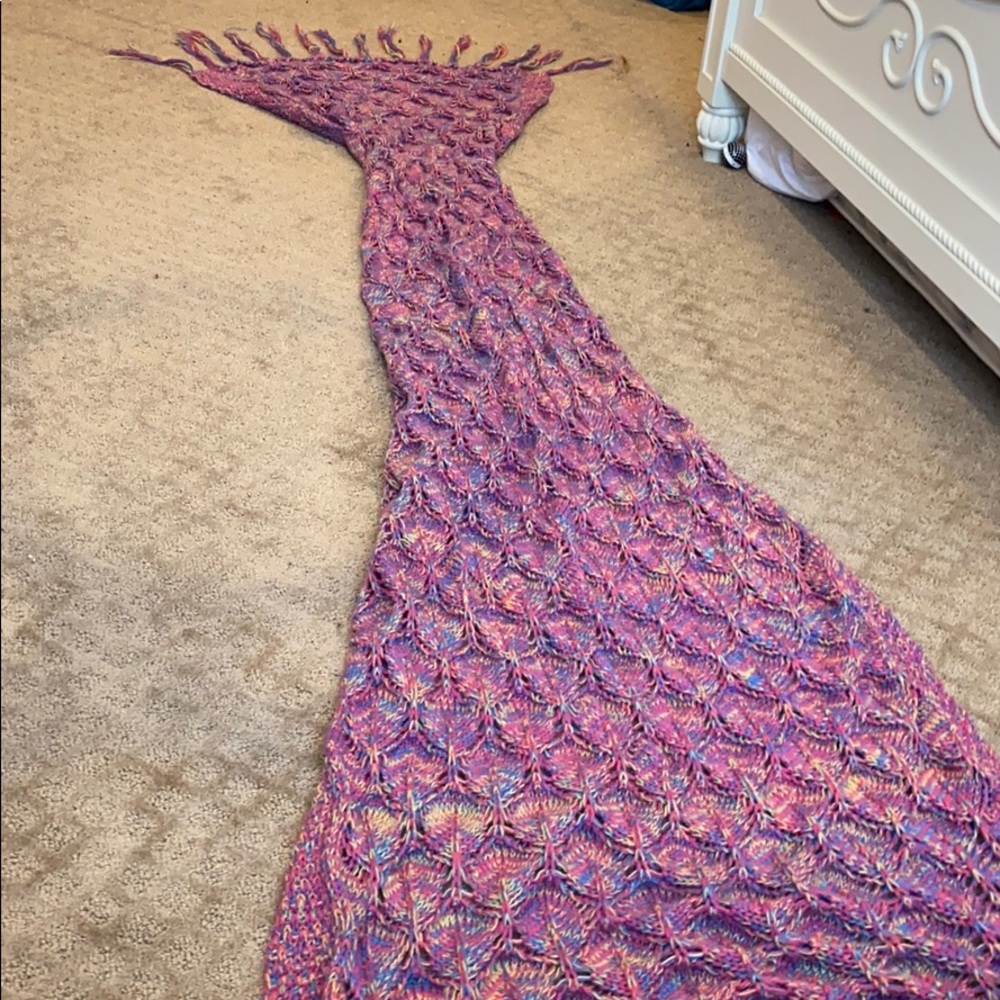 MERMAID TAIL BLANKET